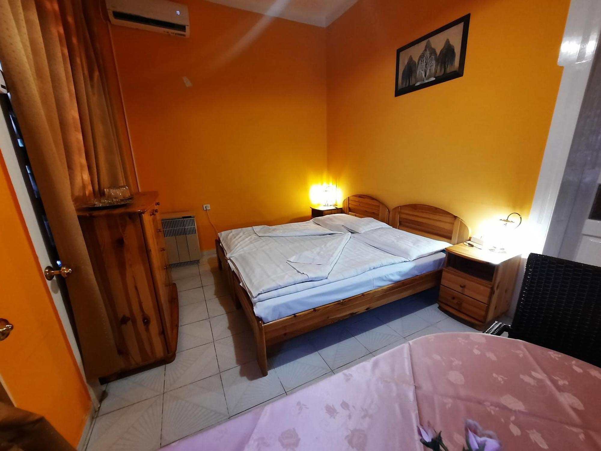 Gloria Apartman Gyula Esterno foto